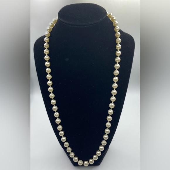 Vintage Strand of Pearls (A) - Picture 3 of 6